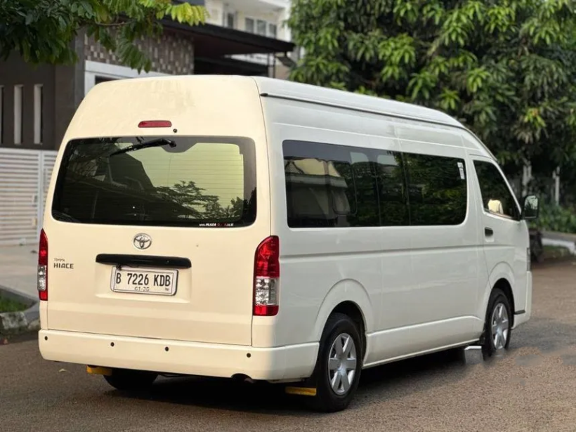 gallery_mobil-bekas-mobil123-toyota-hiace-commuter-van-indonesia_copy_622e83f8-47fc-4922-ac37-184a9c67c52e.jpg
